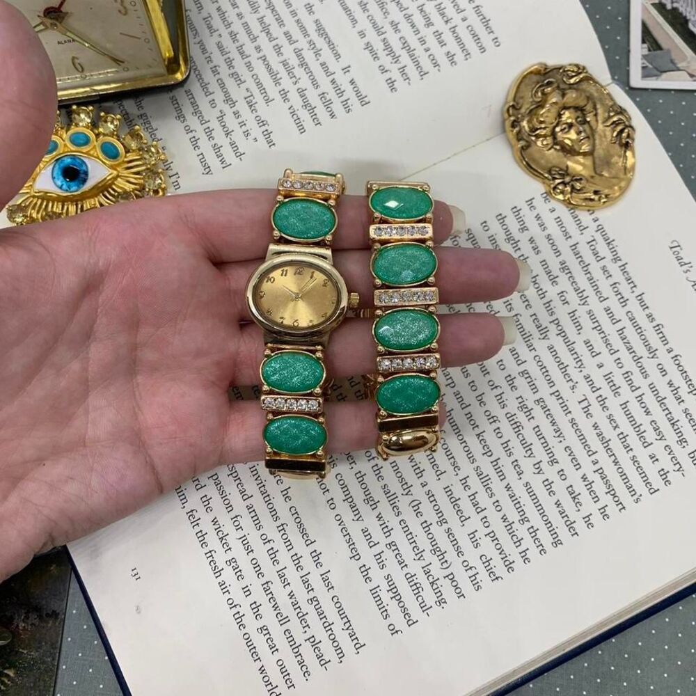 Vintage Gold Tone Green Accented Women's Watch Bracelet Set